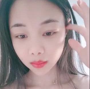 过年猛操娇小妻，口交打飞机后入淫摇